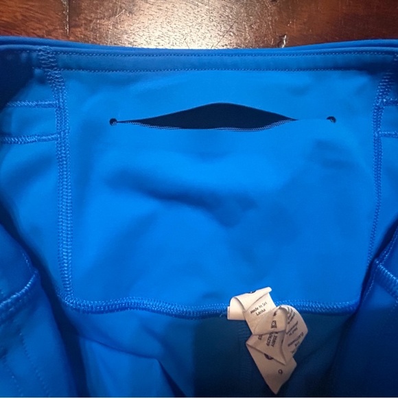 Lululemon Blue Cropped Leggings Size 6 - Picture 5 of 10